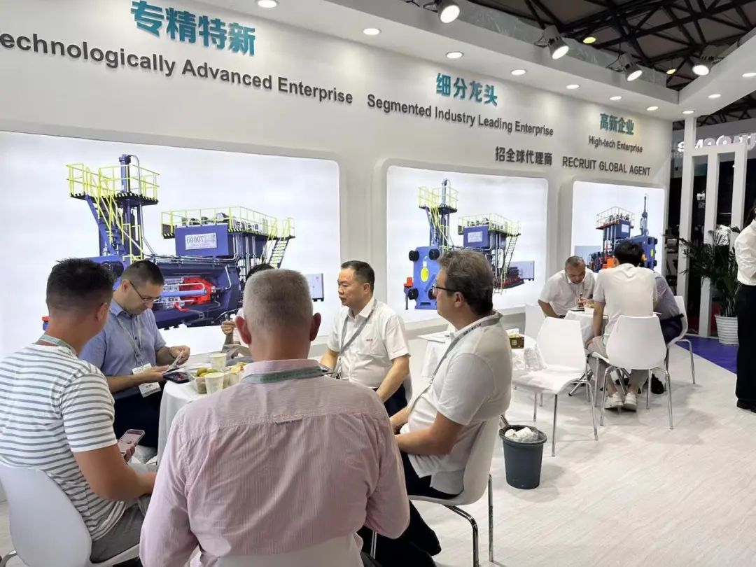 高效、節(jié)能、穩(wěn)定！萬(wàn)格士新型高端擠壓機(jī)上海鋁展備受矚目